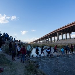 Migration crossing Us southern border